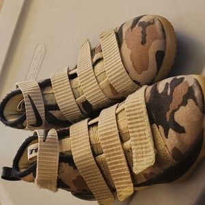 Nike LeBron youth basketball shoes size 13 seeds